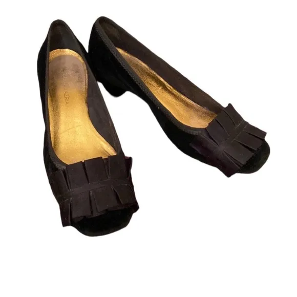 BCBGMaxAzria Black Pleated Satin Bow Velvet Low Heel Size 5.5