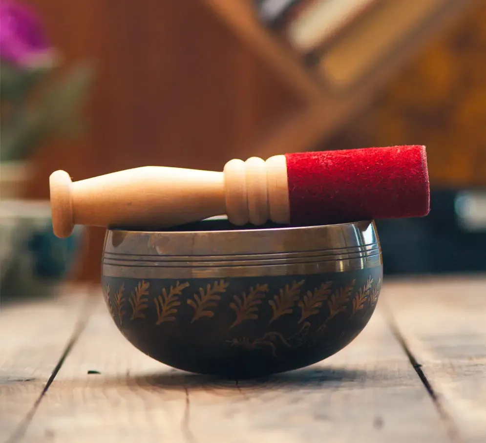 Black Colored Leaf & Bird Carved Singing Bowl