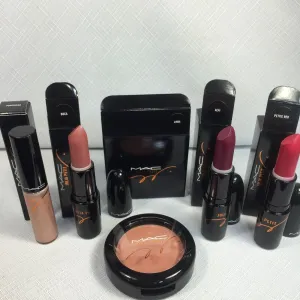 BNIB MAC JULIA PETIT 5pc Lipstick Blush Lipglass Linda Boca Acai Red w/receipt