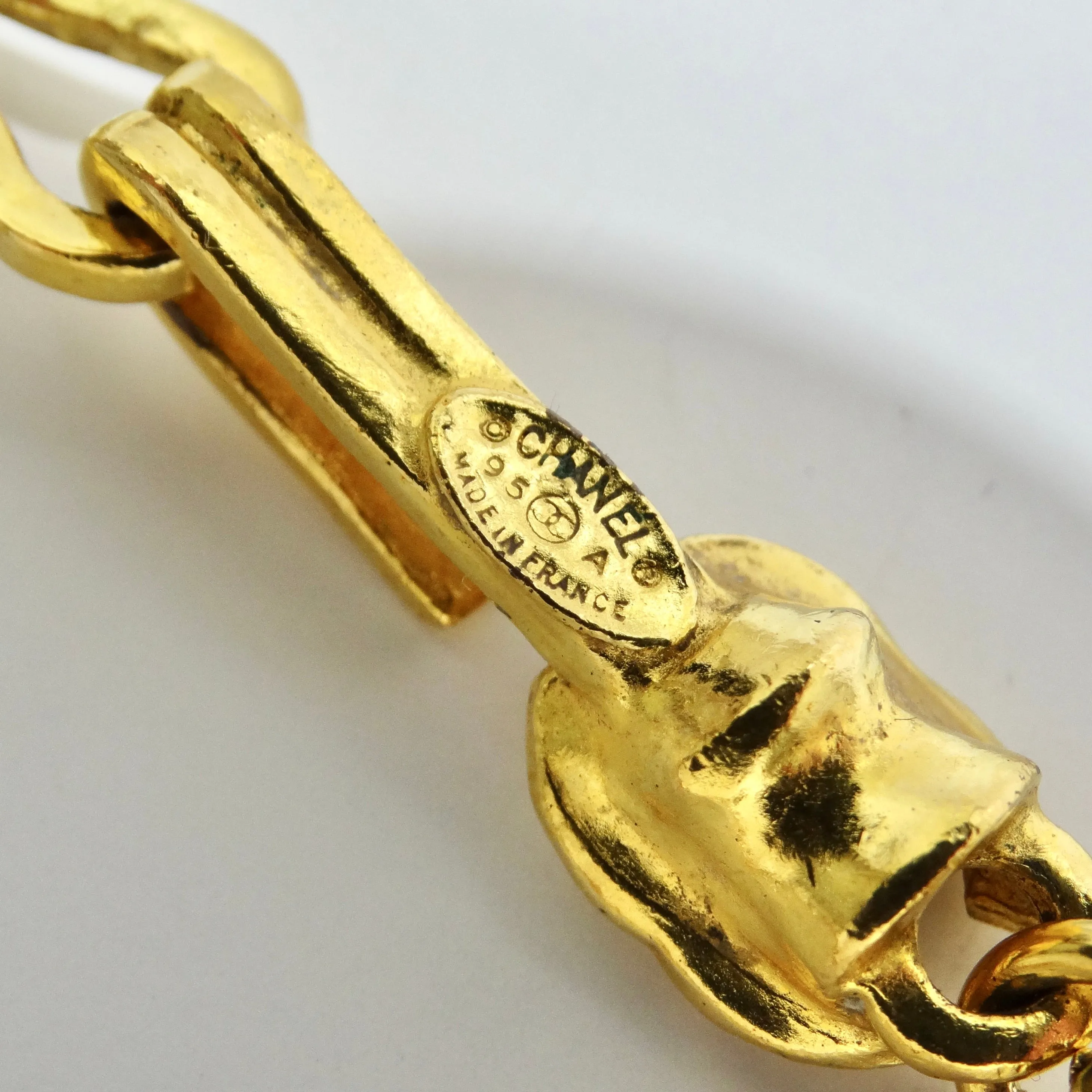 Chanel 1995 Gold Tone Gripoix Glass Pendant Necklace