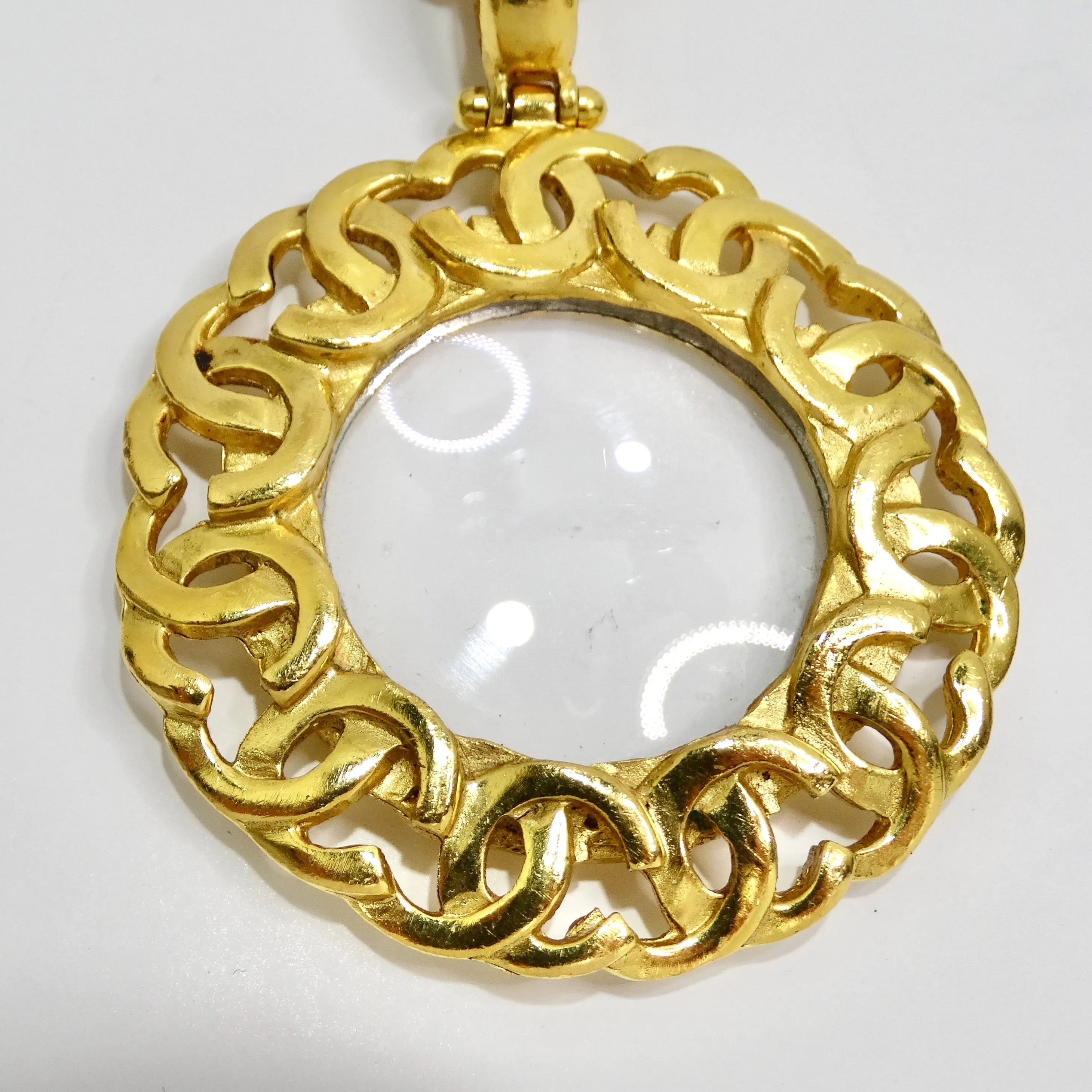 Chanel 1995 Gold Tone Gripoix Glass Pendant Necklace