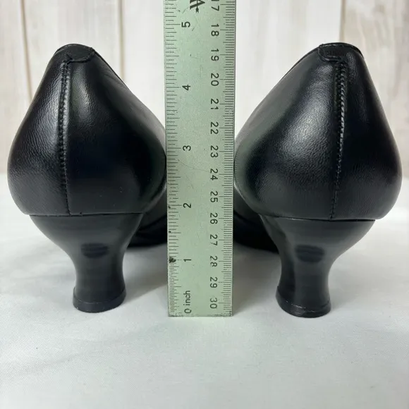 Clarks Artisan Active Air Comfort Peep Toe Pumps Kitten Heels Black Size 7.5