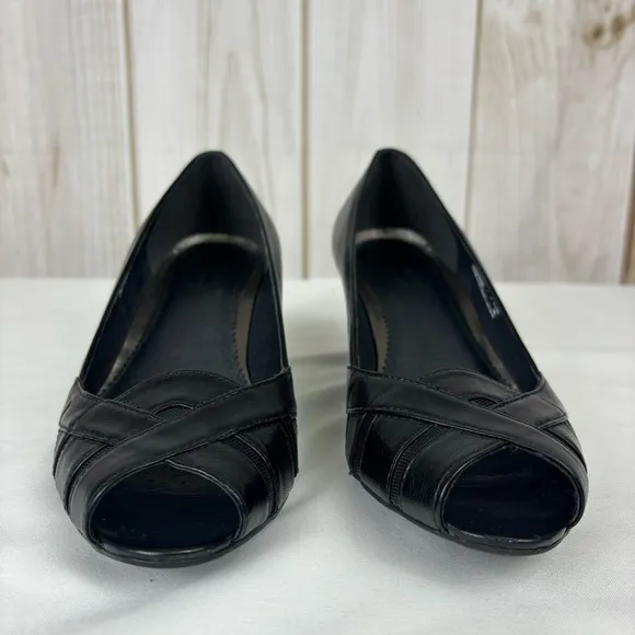 Clarks Artisan Active Air Comfort Peep Toe Pumps Kitten Heels Black Size 7.5