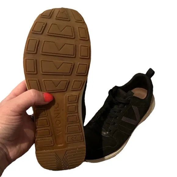 EUC - Vionic Rechelle Nubuck Leather Sneakers - size 7