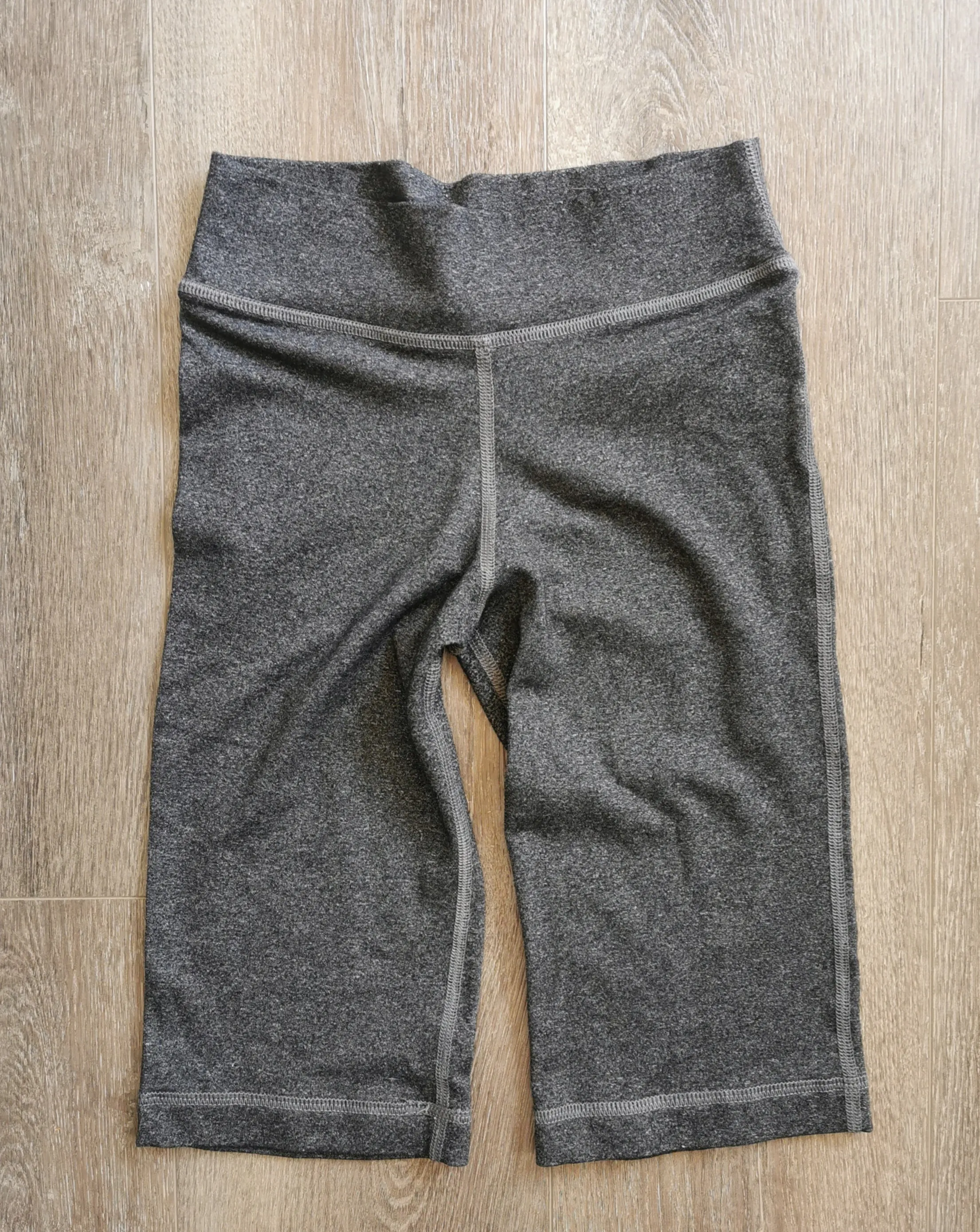 GIRL SIZE 3 (8/10 YEARS) - TRIPLE FLIP, Yoga Capri Pants EUC B36