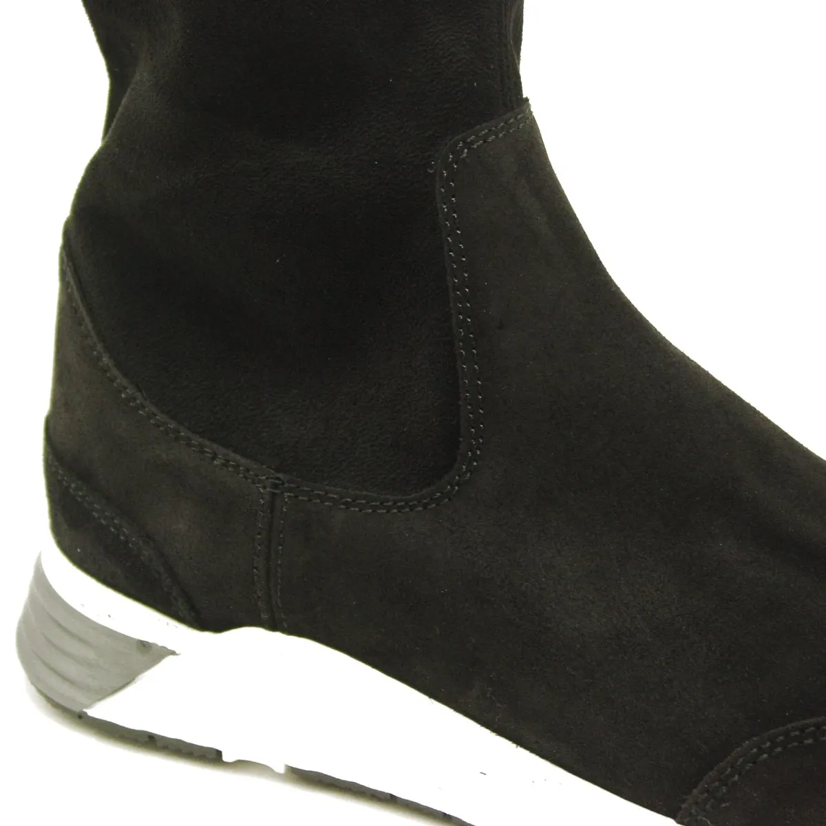 KA 18872 Black