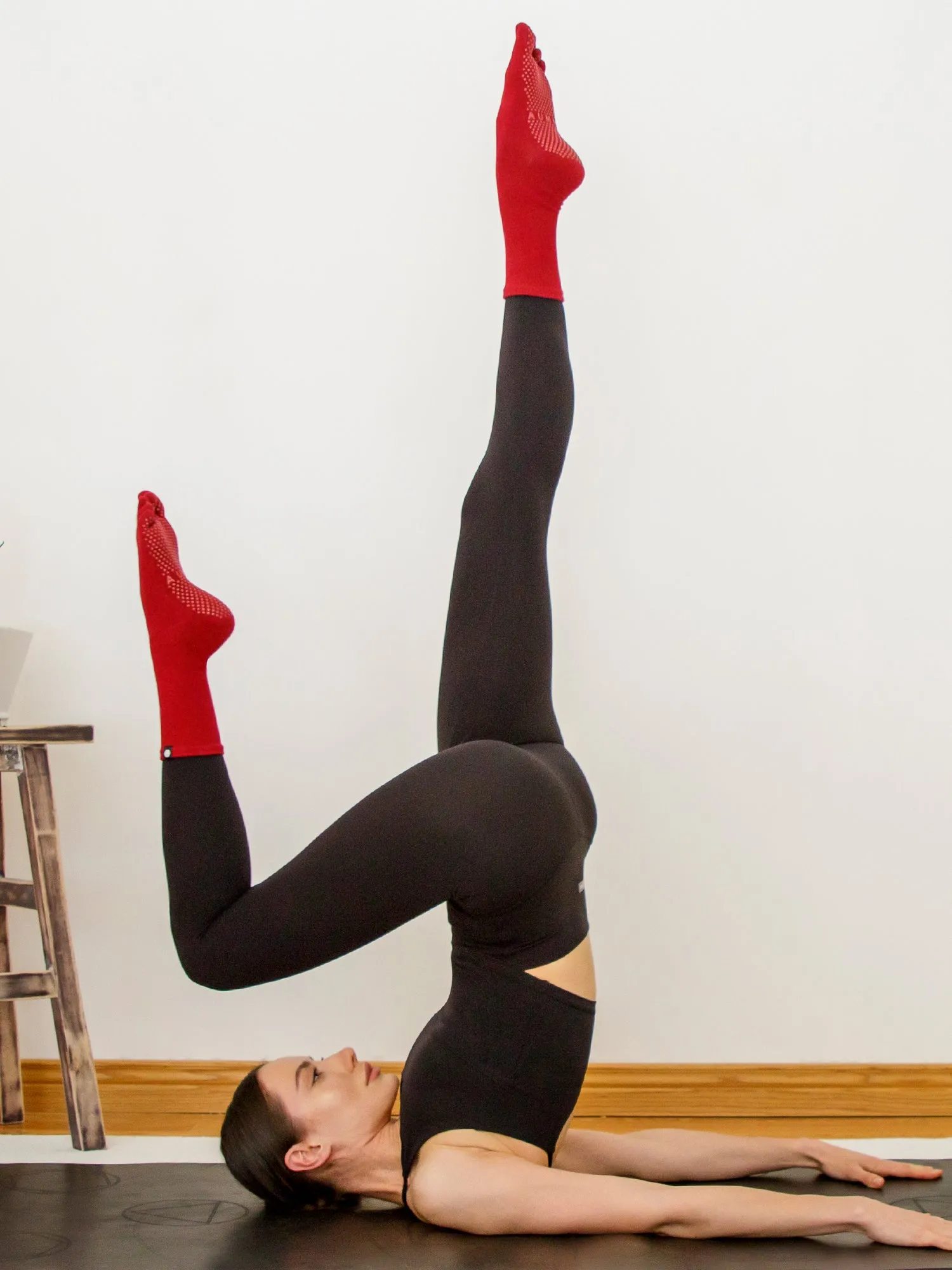 KNEE HIGH FULL TOE YOGA GRIP SOCKS