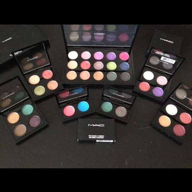 MAC Pressed Pigments QUAD Eyeshadow Kitschmas Pink Pearl Fuchsia Madly Personal