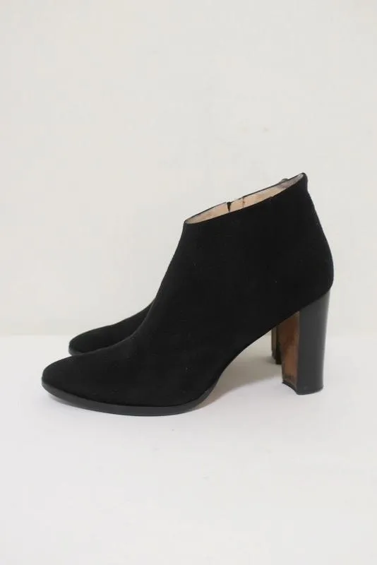 Manolo Blahnik Brusta Ankle Boots Black Suede Size 38.5 High Heel Booties