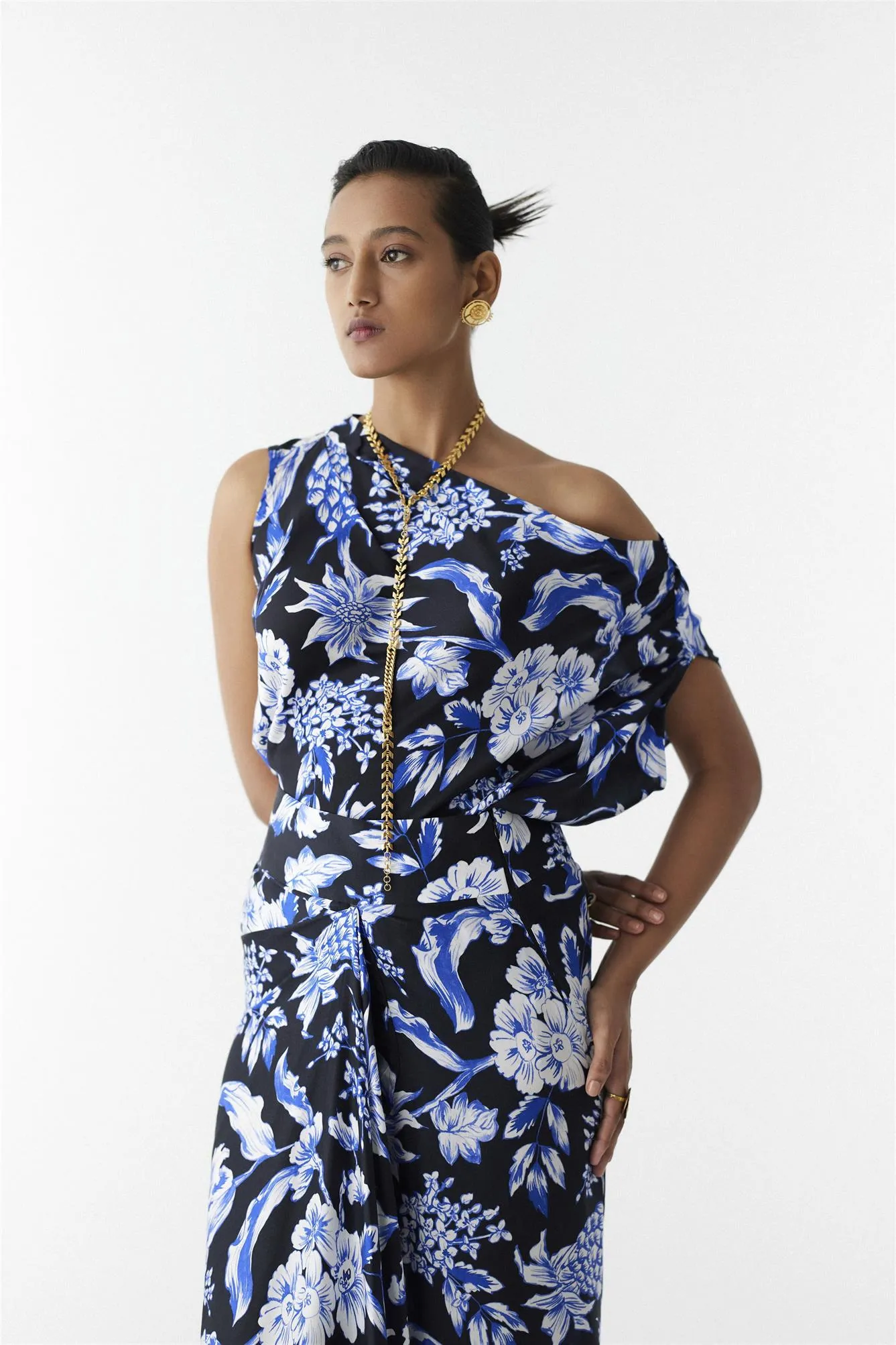 New Season Summer to Fall 2024-Co-ord Top Knot Skirt Vegan Silk Black Blue Pineapple Print-Studio Rigu-Fashion Edit Amazonico