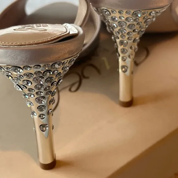 NWOT Jewel Badgley Mischka - Champagne satin jeweled heels.