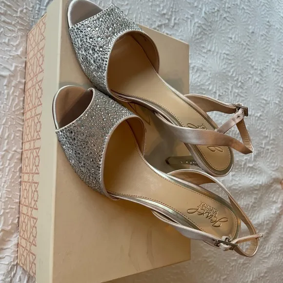 NWOT Jewel Badgley Mischka - Champagne satin jeweled heels.