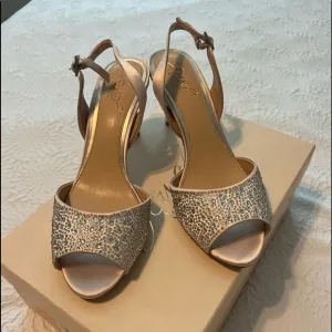 NWOT Jewel Badgley Mischka - Champagne satin jeweled heels.