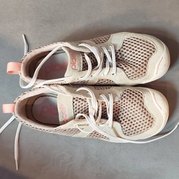 Plae Prospect Unisex Youth Sneaker in Blush  Size 2.5