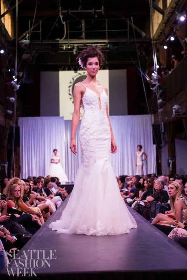 Sample Sale/ Spaghetti Strap Mermaid Wedding Dress With Bare Back (#PB088)