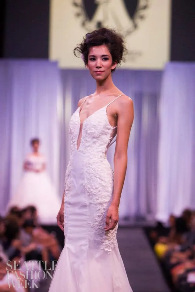 Sample Sale/ Spaghetti Strap Mermaid Wedding Dress With Bare Back (#PB088)