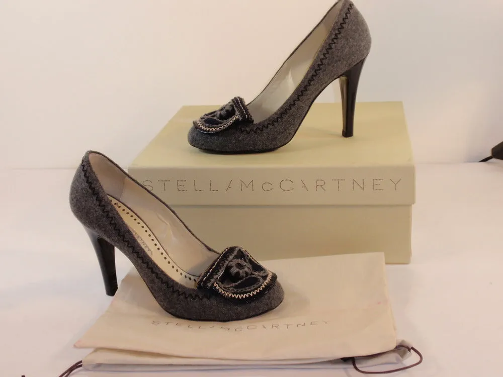 STELLA MCCARTNEY Grey Wool Heels with Flower and Patent Leather Detail Size 5