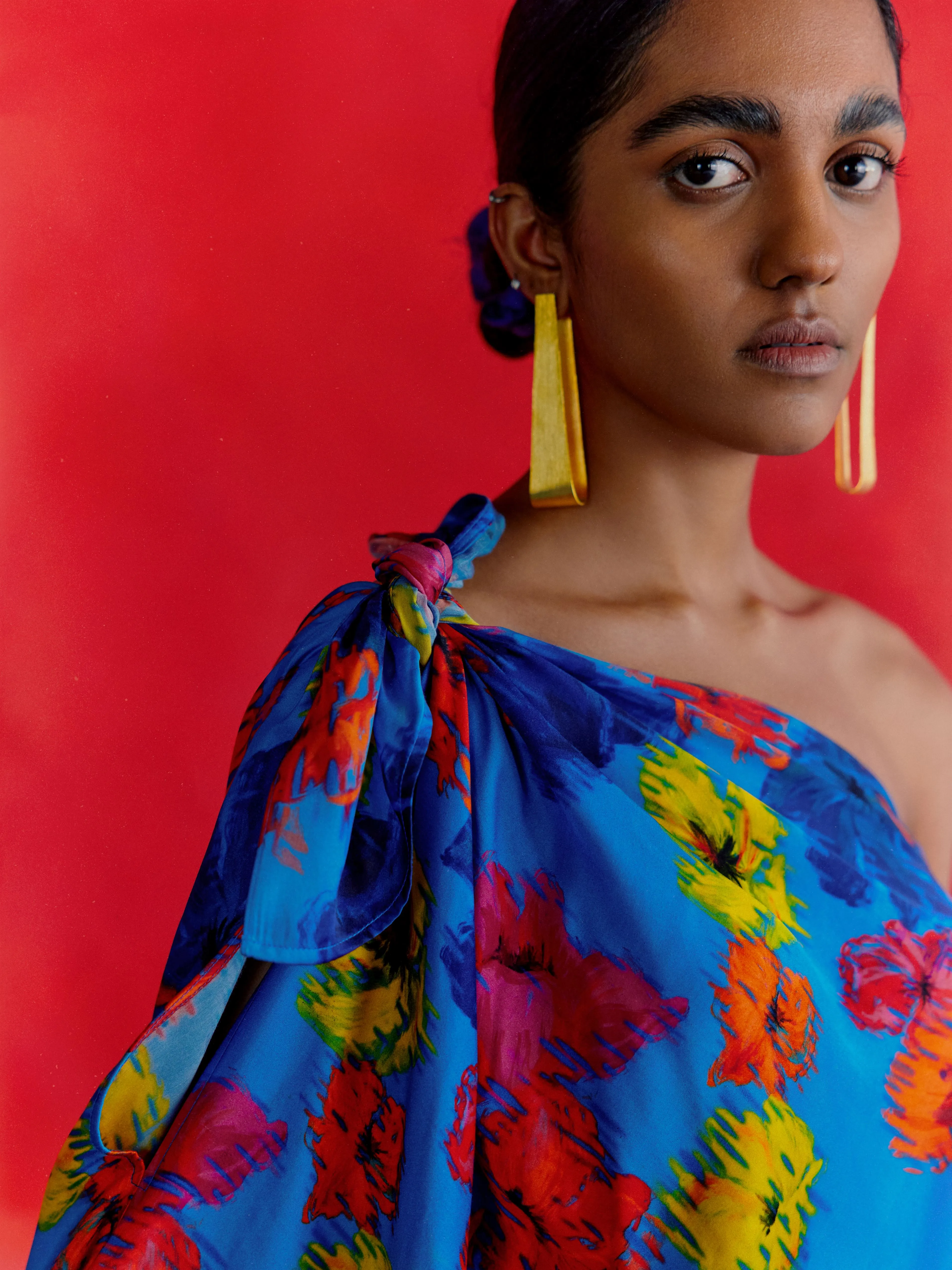 Studio Rigu   I   Womenswear, Western Eden One Shoulder Dress Blue Base With Big Flower In Red /Pink/ Blue  Srdd006