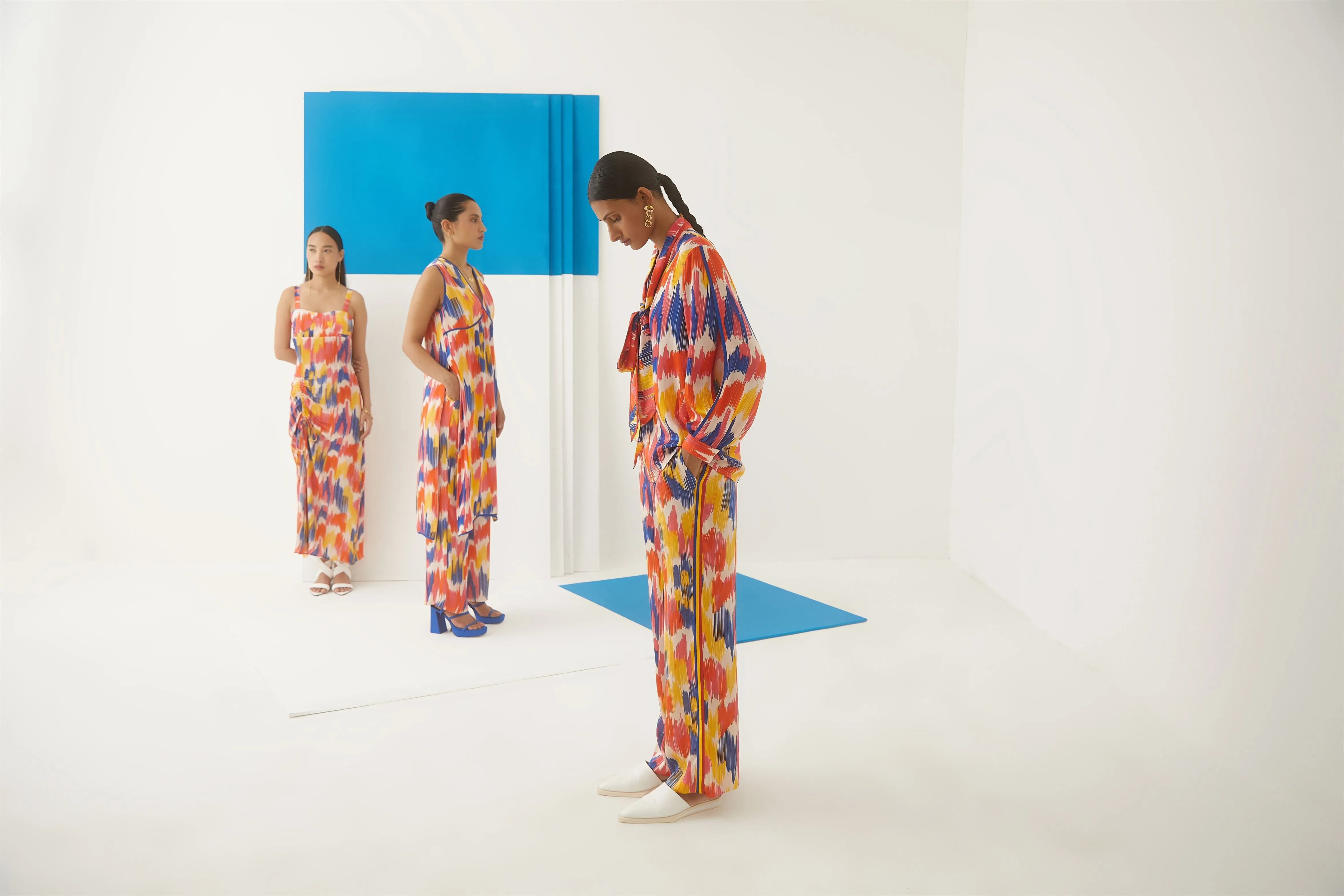 Studio Rigu Kurortnyy Ikat Kurta With Trousers Digital Print Vegan Silk Arcadia Collection