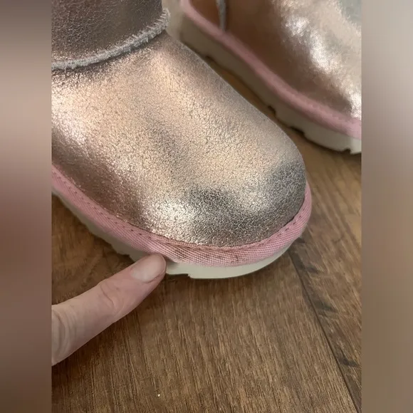 Uggs pink metallic glitter little girls toddler size 10 shoes boots