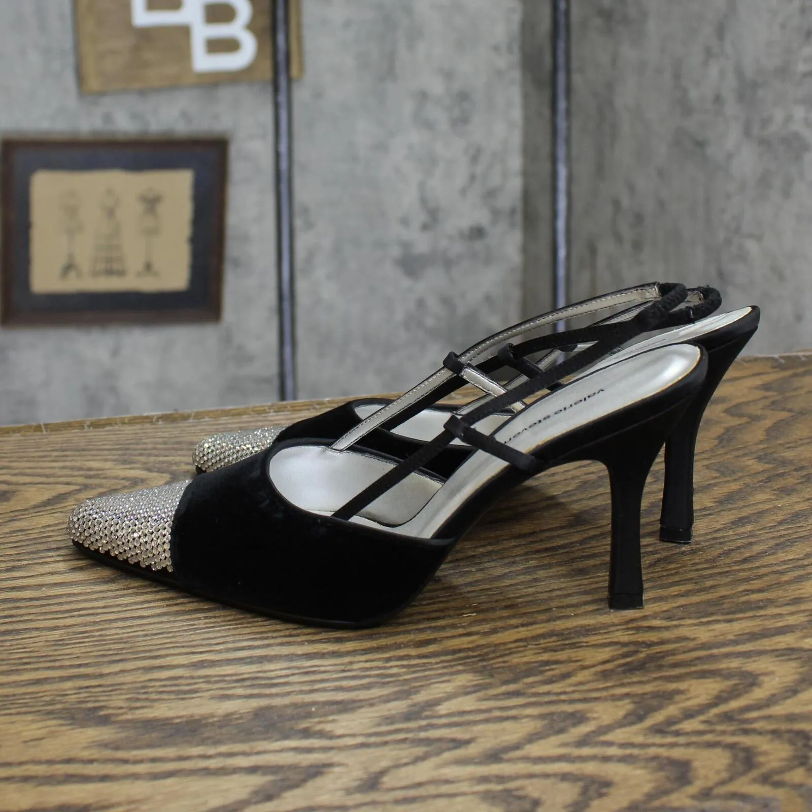 Valerie Stevens Womens Vintage Rhinestone Pointed Toes Velvet Heels Black 6.5M