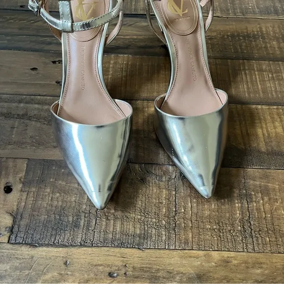 Vince Camuto Signature Gold Pointed Toe Heels Size 6
